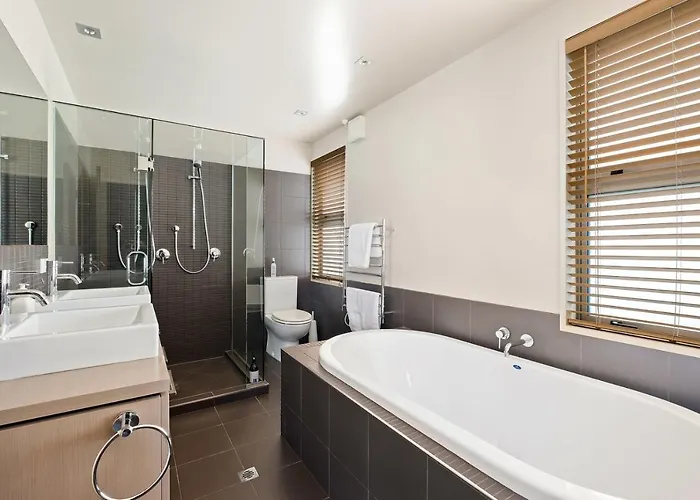 Kings View - Holiday home Wanaka